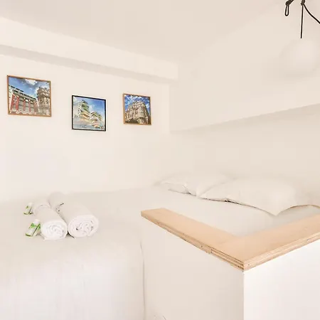 Bright In The 10arr. - 4 People